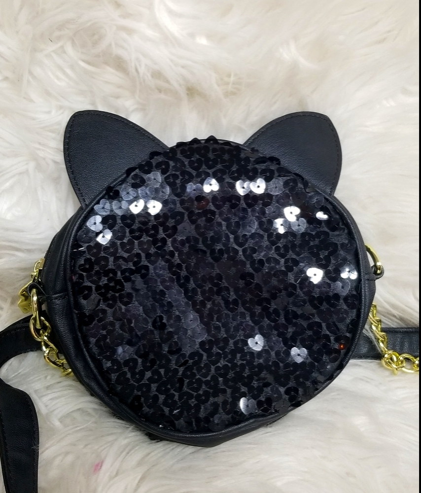 Cross-body purse